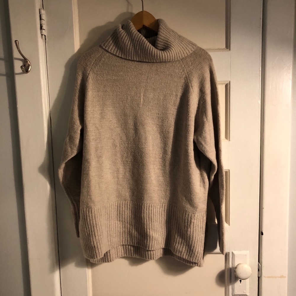 Dynamite Turtleneck
